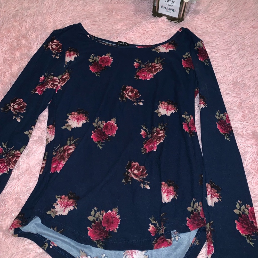 💙FLORAL TOP